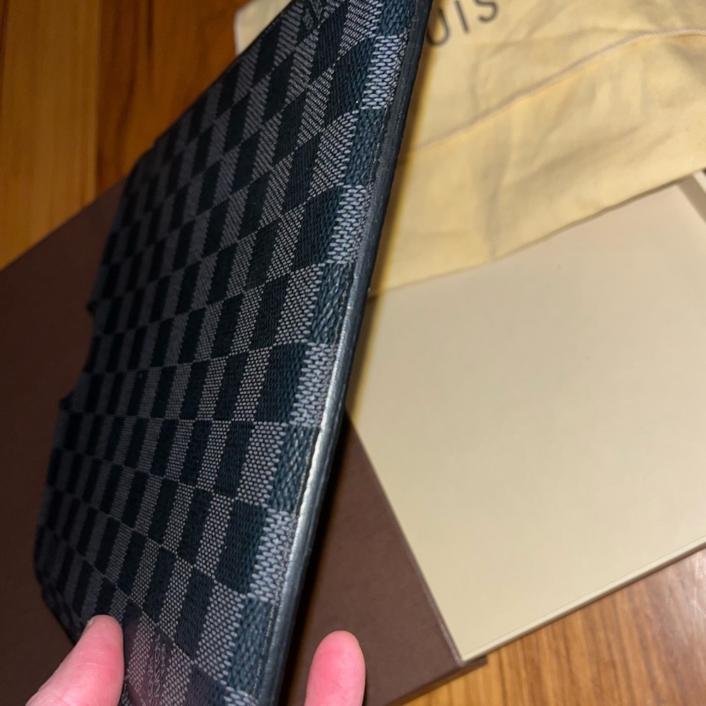 Louis Vuitton Damier Graphite IPad Case 🔥 - Picture 3 of 7